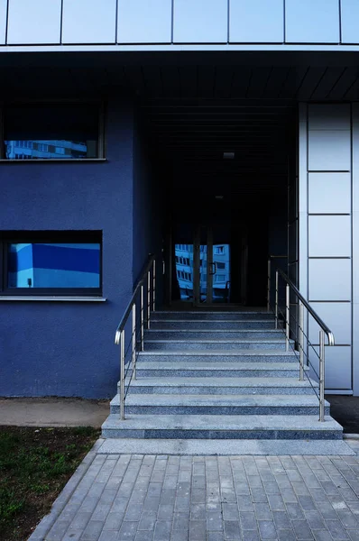 Escaleras Entrada Edificio Moderno — Foto de Stock