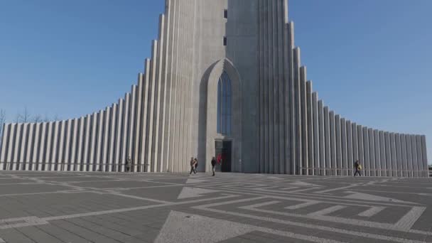 Reykjavik domkyrkan exteriör — Stockvideo
