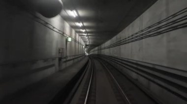 Metro yolculuğu görünümü