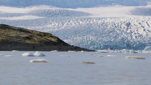 Gletsjermeer in IJsland — Stockvideo
