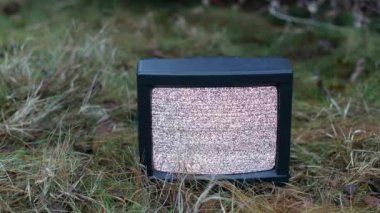 Televizyonda sinyal yok.