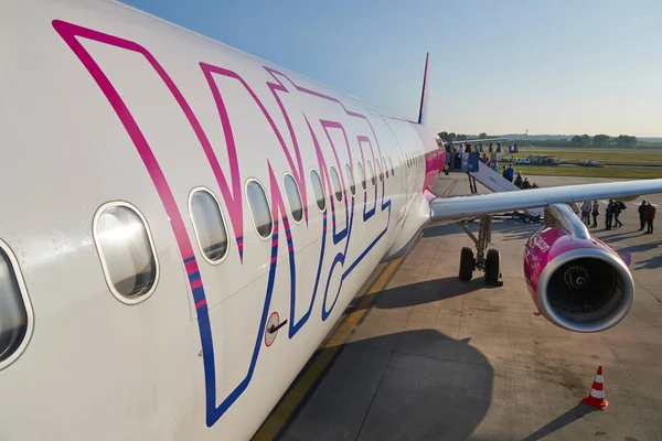 Airliner fuselage close up — Stock Photo, Image