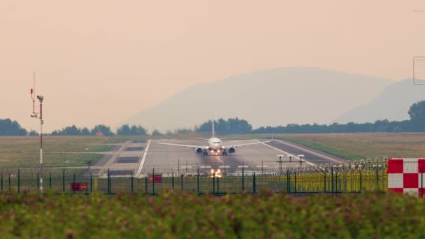 Avión despegando — Vídeos de Stock