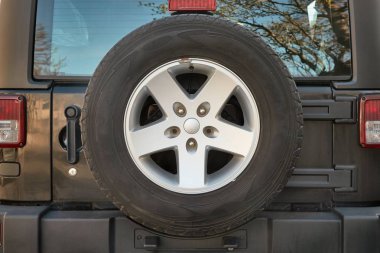 Tekerlek bir 4 x 4 aracın