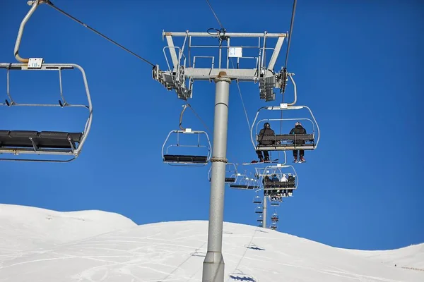 Ski lift at a ski resort — Stock Photo, Image