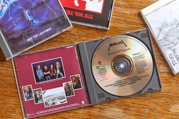 Metallica Master Of Puppets ve diğer CD'ler — Stok fotoğraf