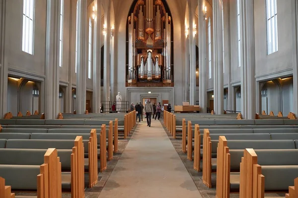 Interno della cattedrale moderna — Foto Stock