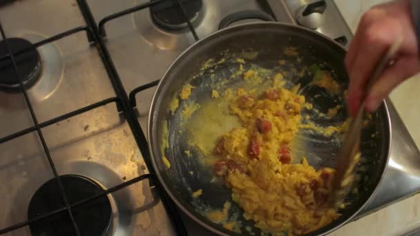 Faire des œufs brouillés