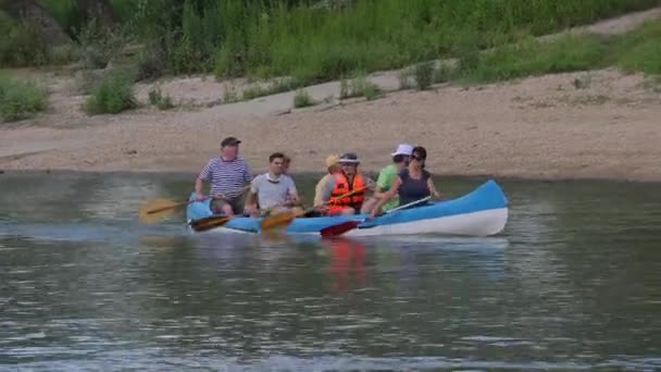 강에서의 카누타기 — 비디오