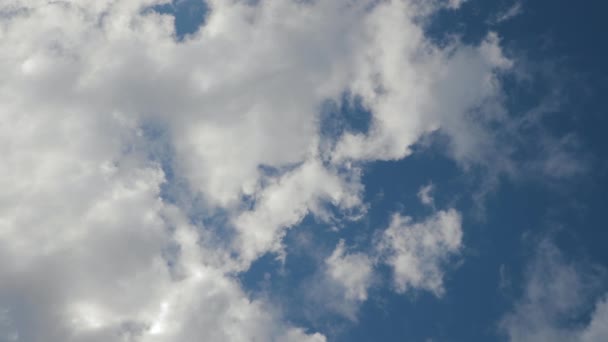 Chmury poruszają się w czasie rzeczywistym — Wideo stockowe
