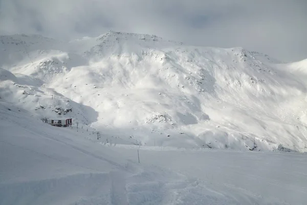 Skiën, majestueuze Alpine landschap — Stockfoto