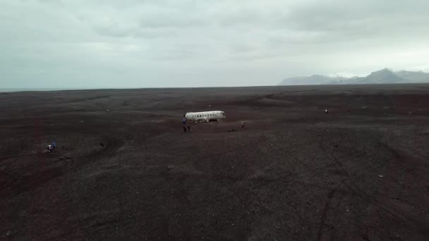 Ναυάγιο αεροπλάνου στην Ισλανδία — Αρχείο Βίντεο