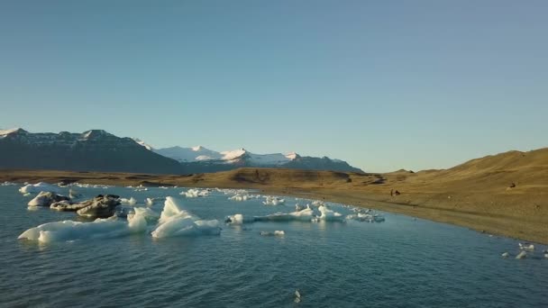 Ледниковое озеро Исландии — стоковое видео