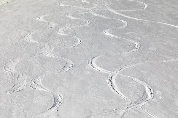 Skipiste mit frischen Kurven — Stockfoto