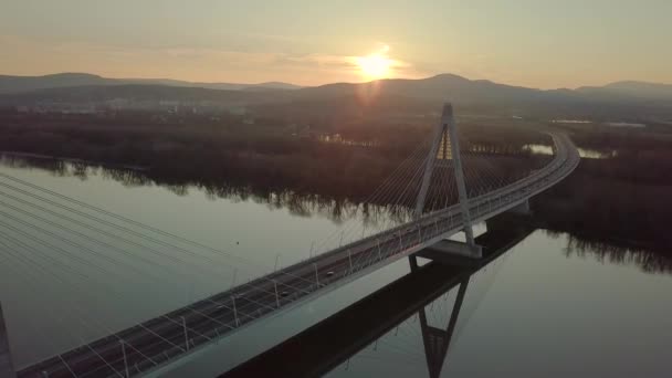 Ponte autostradale sul fiume — Video Stock