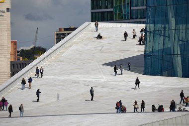Oslo opera binası