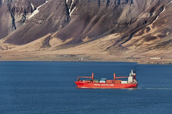 Navio contentor a chegar — Fotografia de Stock