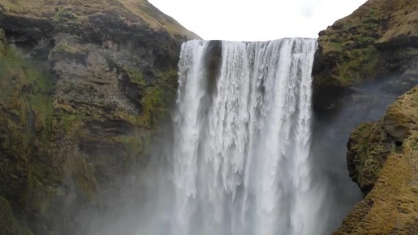 Skogafoss waterval in IJsland — Stockvideo