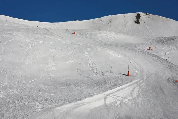 Pistas de esquí en los Alpes — Foto de Stock