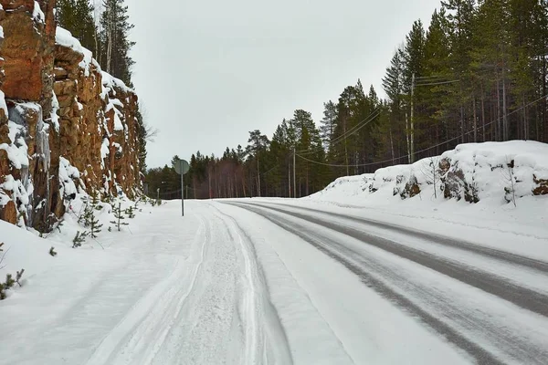 Strada invernale innevata — Foto Stock