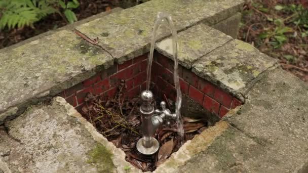 饮用水喷泉 — 图库视频影像