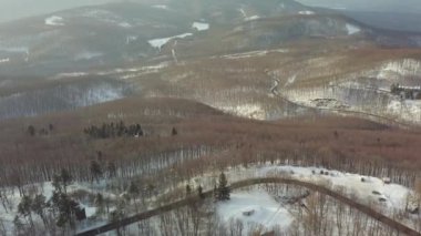 Karlı dağ yolu