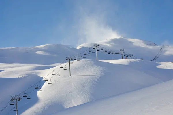 Esquiar pistas nos Alpes — Fotografia de Stock