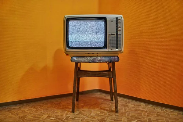 Velha TV sem sinal — Fotografia de Stock