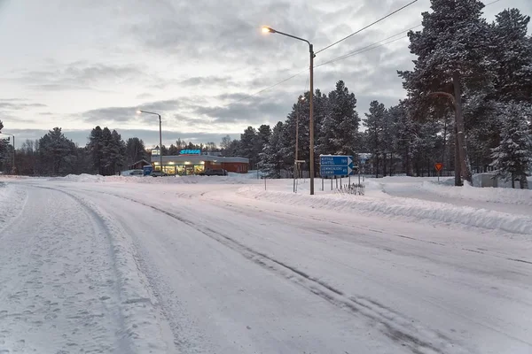 Inari Finlandiya Aralık 2014 Karla Kaplı Steet Kış Kızdırma Inari — Stok fotoğraf