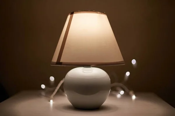 Lampu di atas meja. — Stok Foto