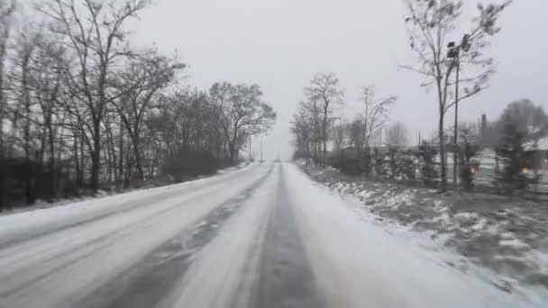 Conducir en la nieve — Vídeo de stock