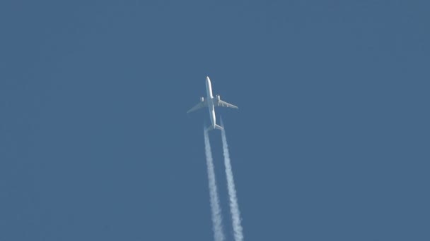 Samolot na wysokości przelotowej — Wideo stockowe