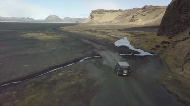 Condução de imagens de drones de areia preta — Vídeo de Stock