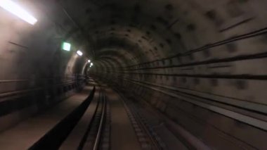 Metro yolculuğu görünümü