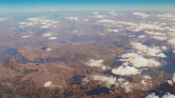 Vliegen boven Midden-Oosten landschappen — Stockvideo