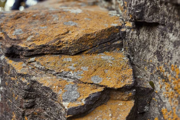 Pedra de rocha escura — Fotografia de Stock