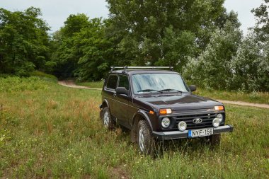 4 x 4 Lada niva