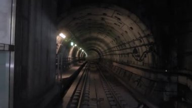 Metro yolculuğu görünümü zaman atlamalı
