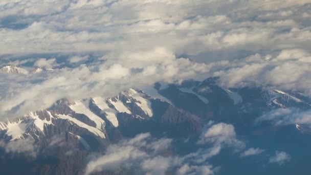 Flygande över Himalaya — Stockvideo