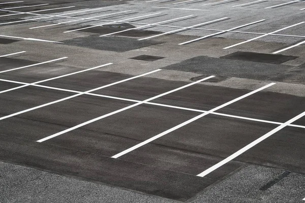 Prázdné parkovací místa — Stock fotografie