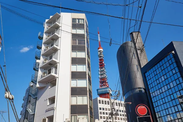 Torre de Tóquio vista das ruas — Fotografia de Stock