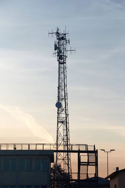 Transmitter towers, blue sky — Stock Photo, Image