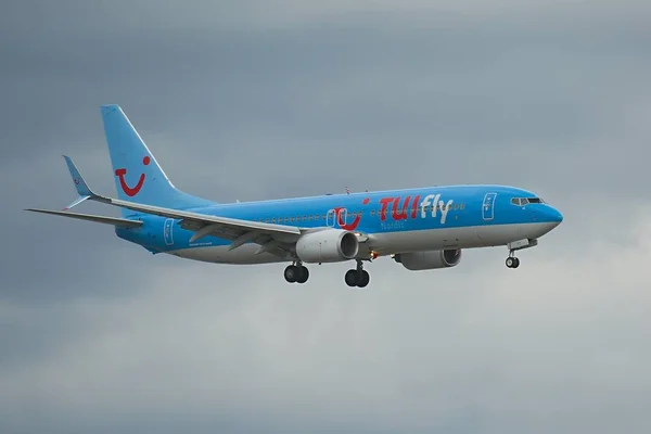 Vliegtuig landing, Tui Fly Boeing 737 — Stockfoto