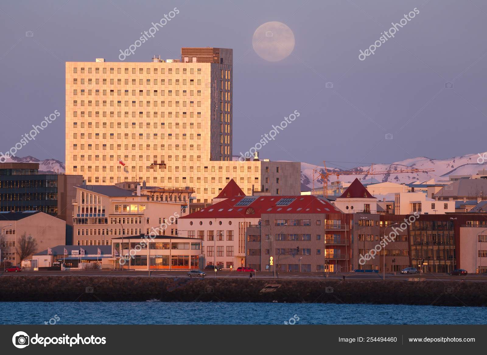 Fosshotel Reykjavik Iceland In Sunset Stock Editorial - 