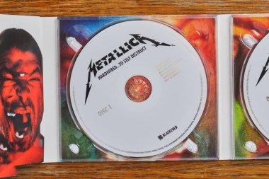 Metallica kablolu kendini imha CD