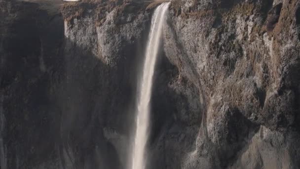 Высокий водопад в Айсеальде — стоковое видео