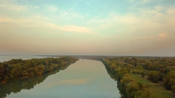 Río Danubio vista — Vídeo de stock