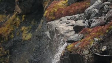 Rüzgardaki şelale