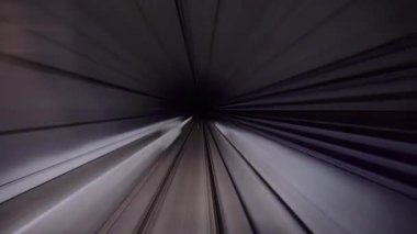 Metro yolculuğu görünümü zaman atlamalı