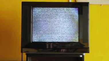 Televizyon çekmiyor.